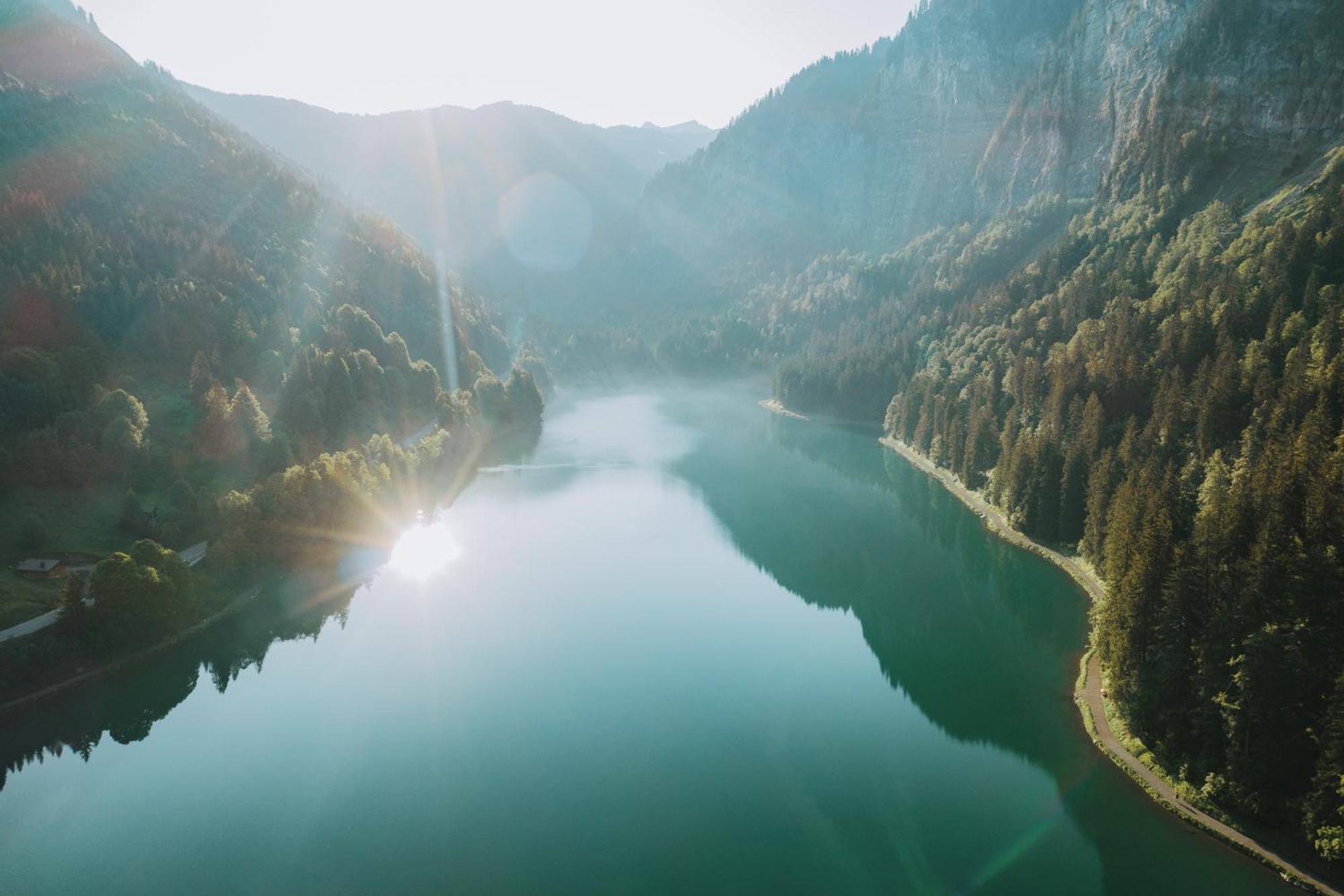 Le Petit Reve - Lac De Montriond Bagian luar foto